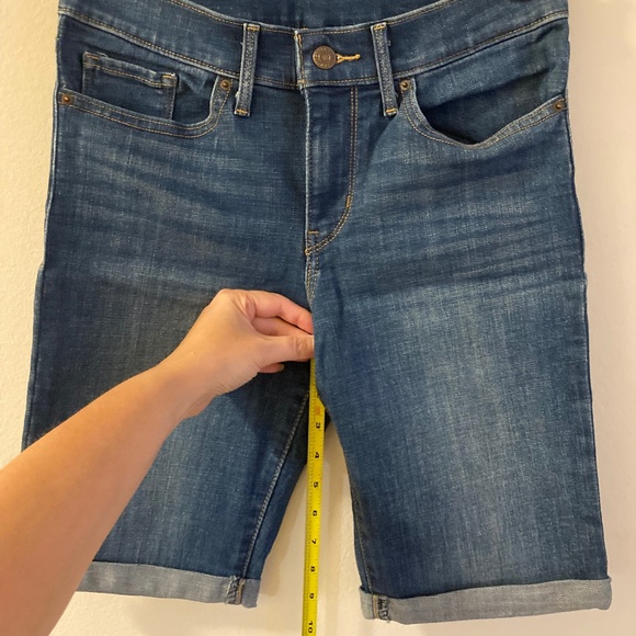 LEVI'S Bermuda Shorts Dark Wash Size 27 - Picture 10 of 14